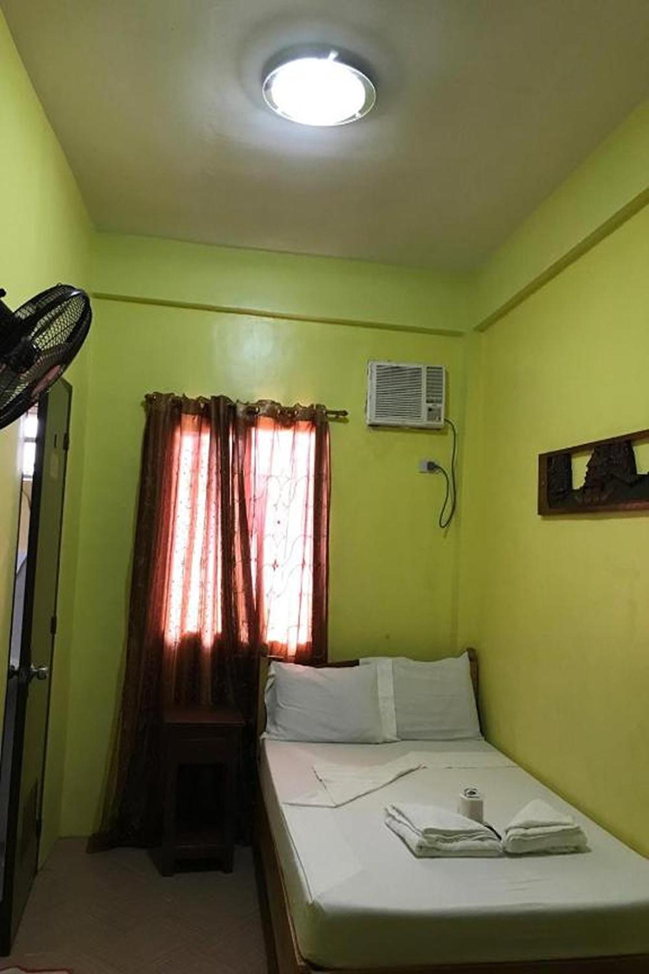 Luis Bay Travellers Lodge Coron Bagian luar foto
