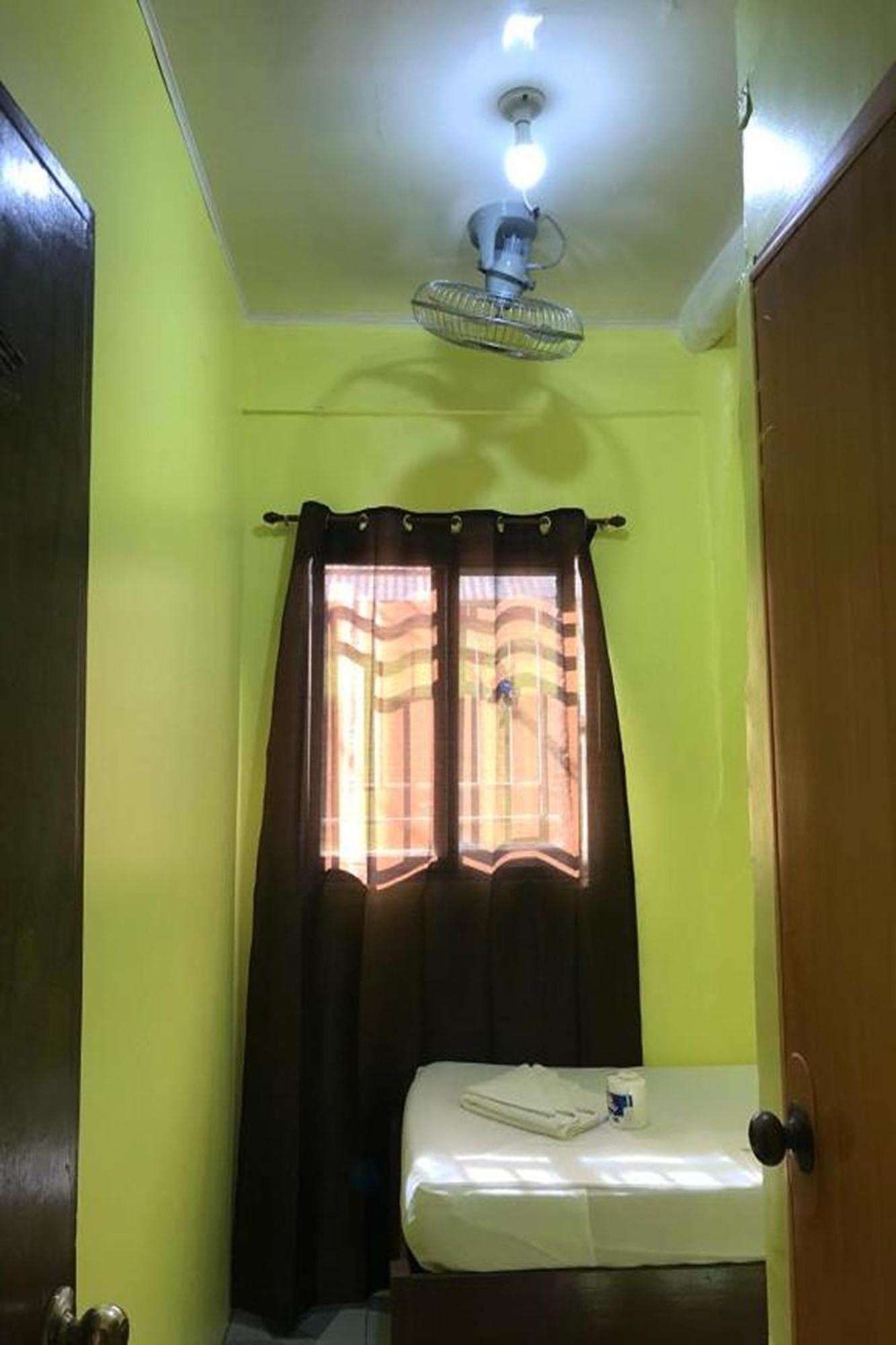 Luis Bay Travellers Lodge Coron Bagian luar foto