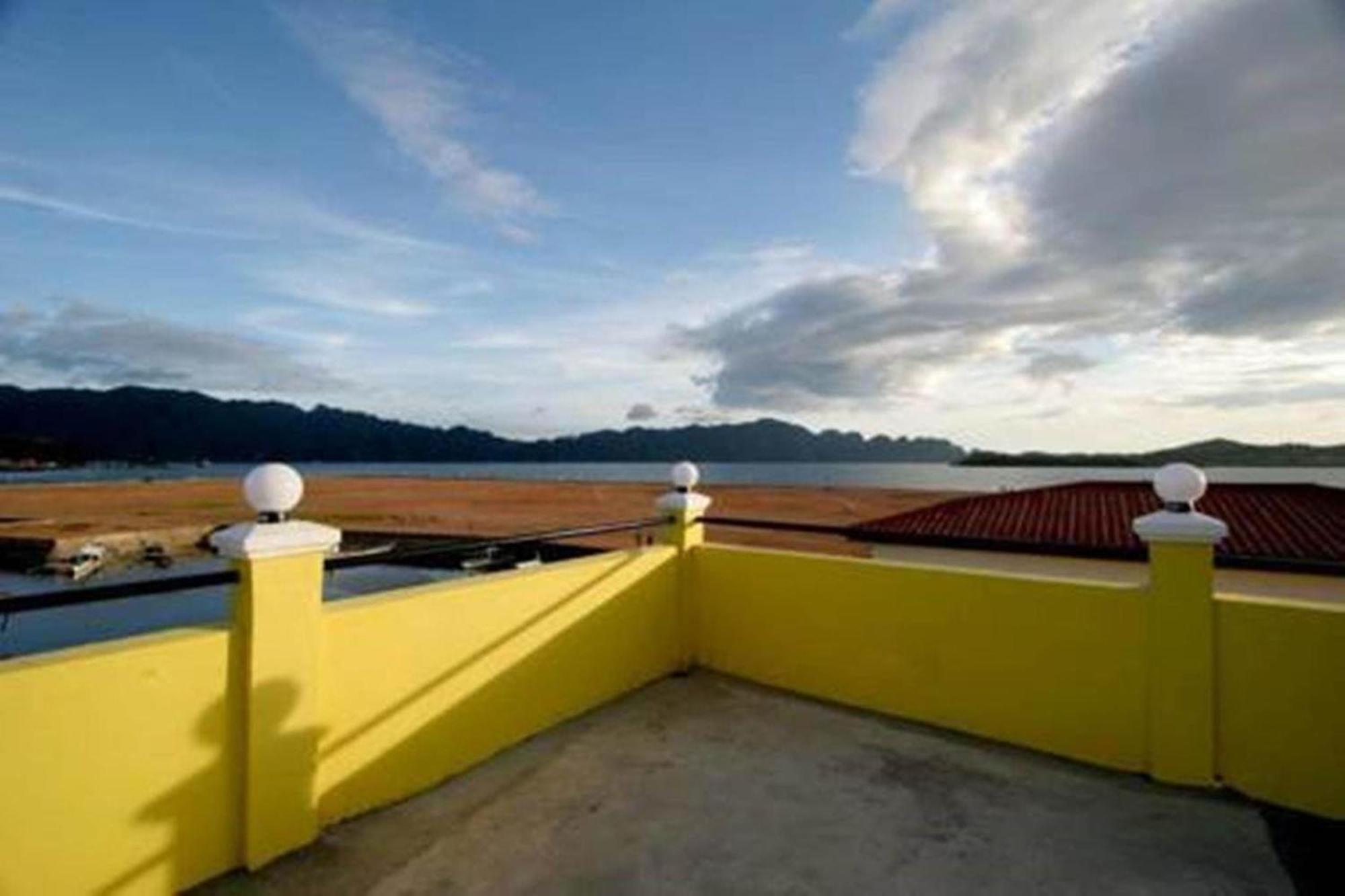 Luis Bay Travellers Lodge Coron Bagian luar foto