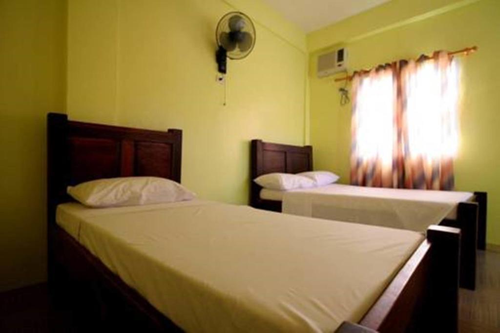 Luis Bay Travellers Lodge Coron Bagian luar foto