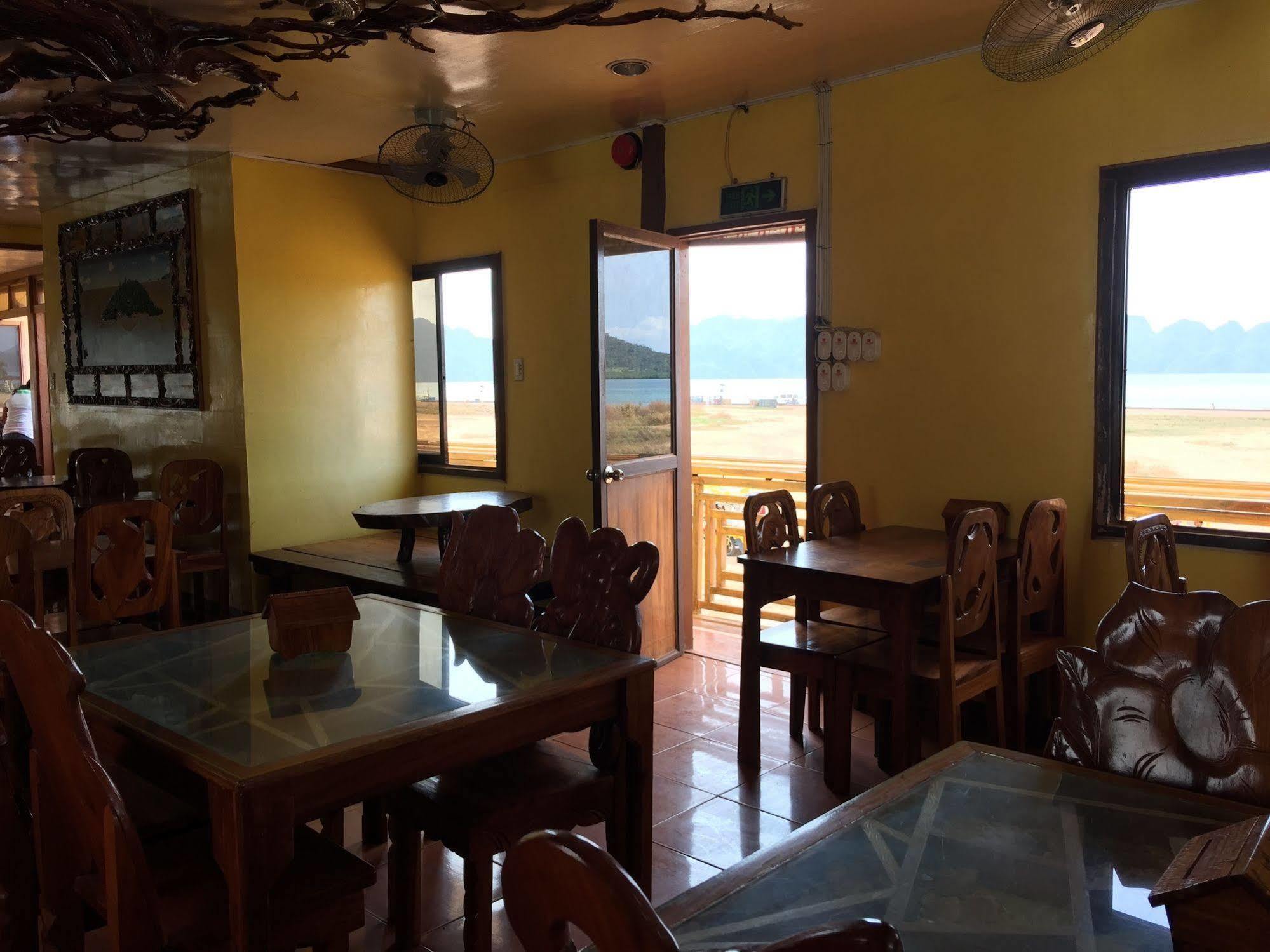 Luis Bay Travellers Lodge Coron Bagian luar foto