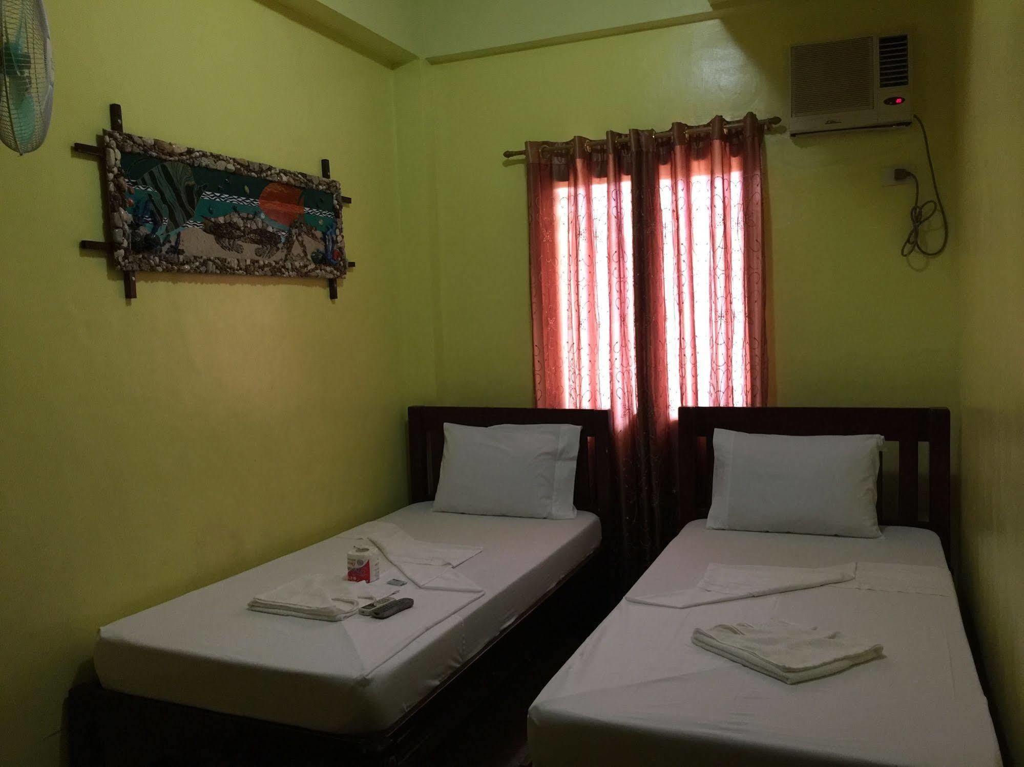 Luis Bay Travellers Lodge Coron Bagian luar foto