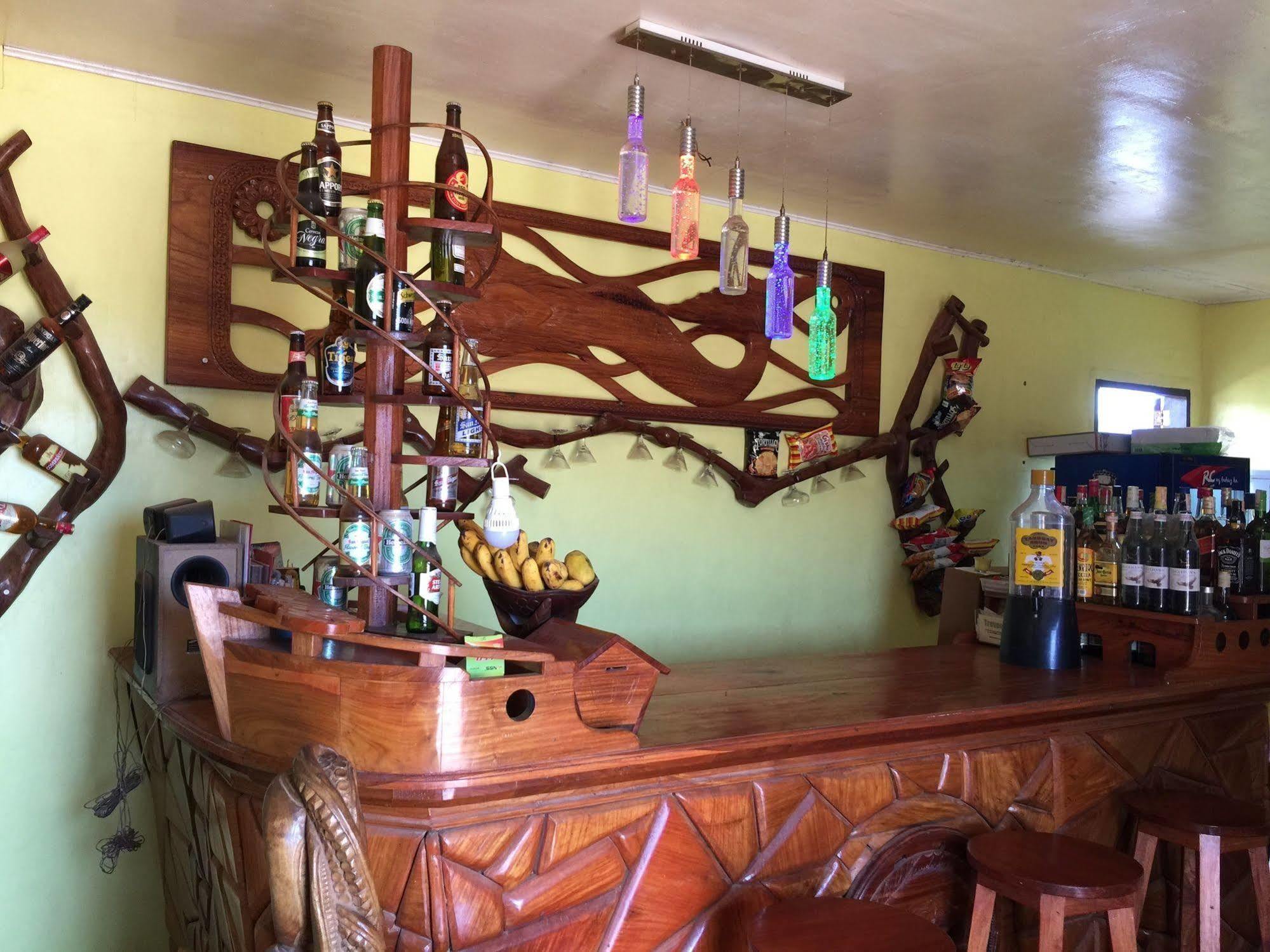 Luis Bay Travellers Lodge Coron Bagian luar foto