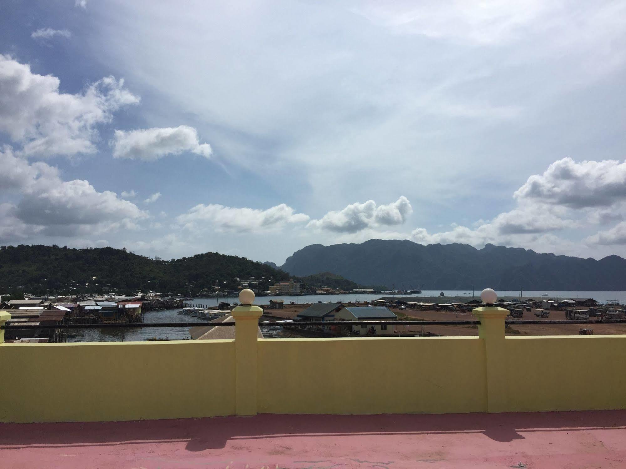 Luis Bay Travellers Lodge Coron Bagian luar foto