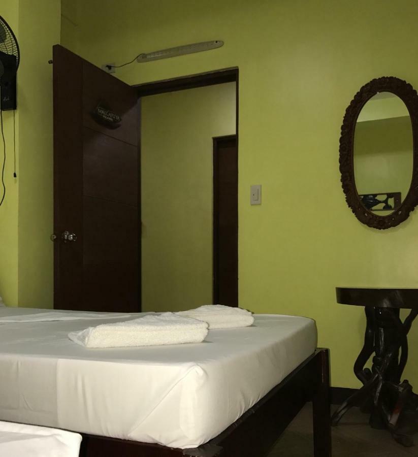Luis Bay Travellers Lodge Coron Bagian luar foto